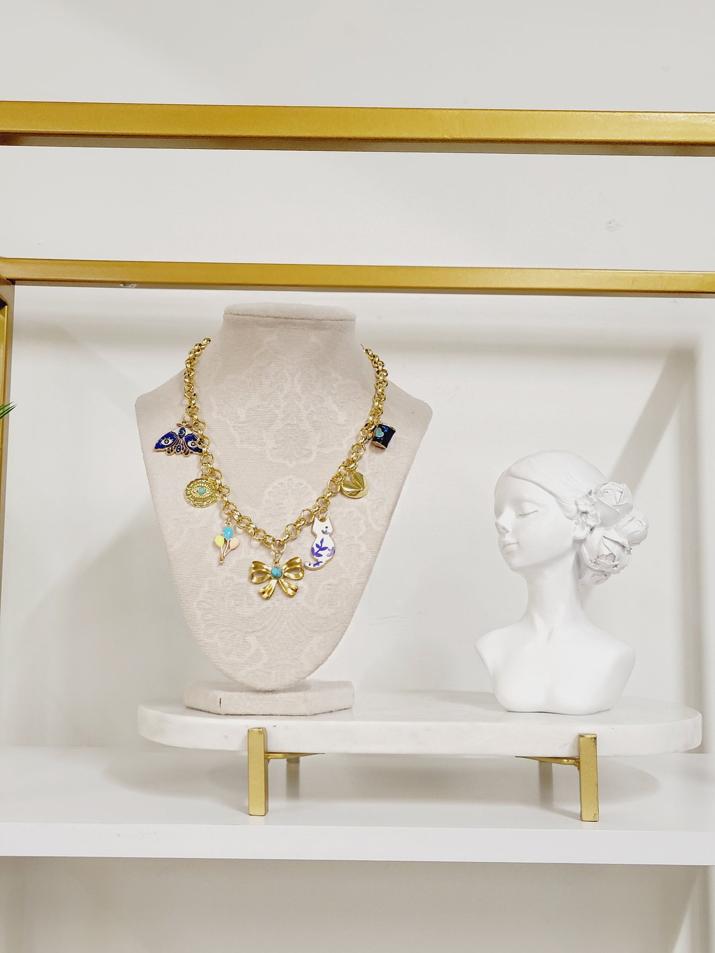 Experiencia de Charm Bar personalizada: reserve su tiempo de diseño de joyas