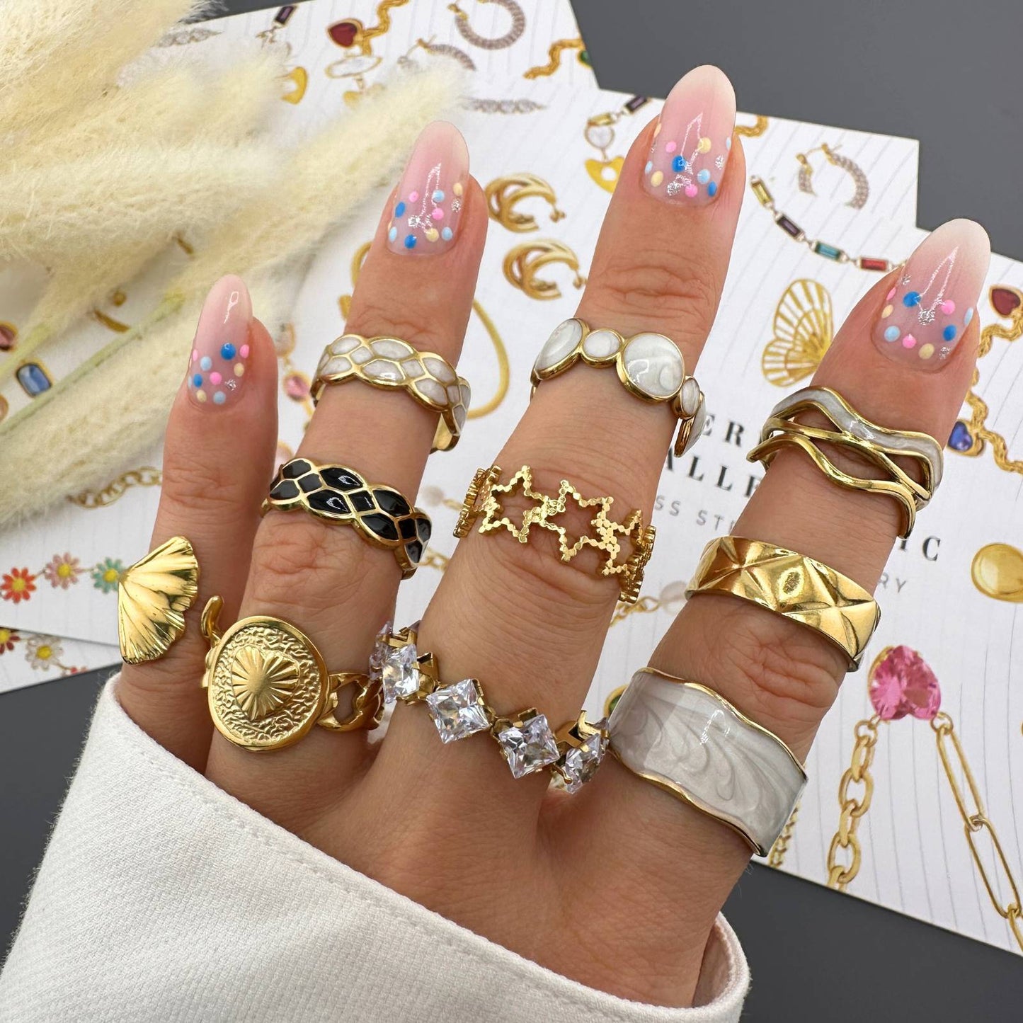 Ivory Cabochon Trio Ring – 18K Gold