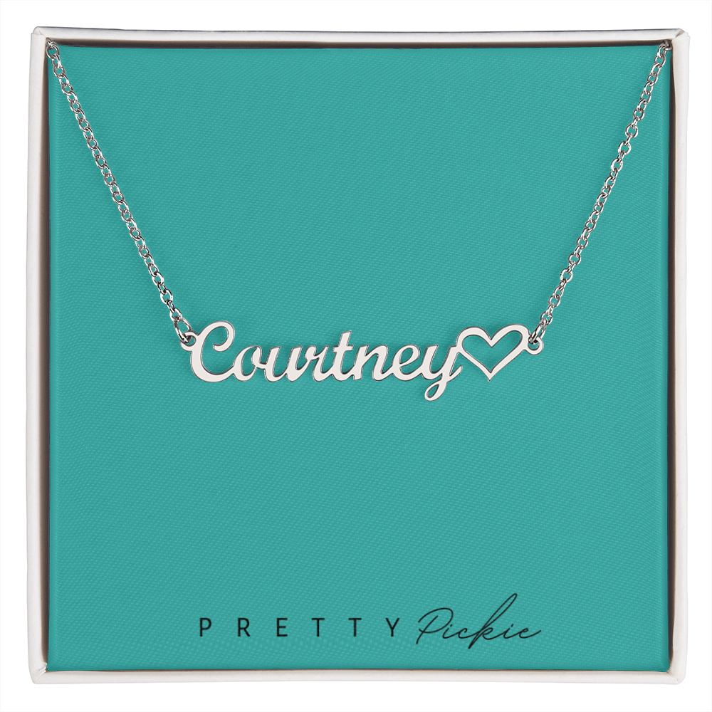 Collar con nombre y letra de corazón – Edición Corazón
