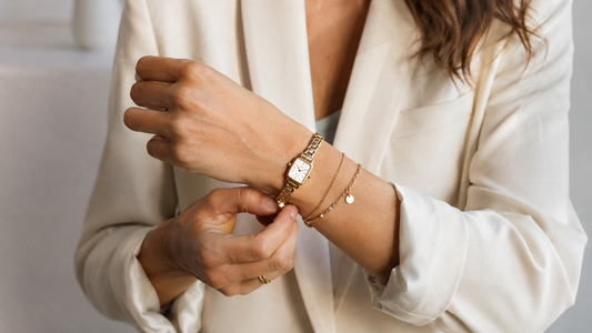 Jewelry Watches vs. Smartwatches: Why Analog Style Is Back
