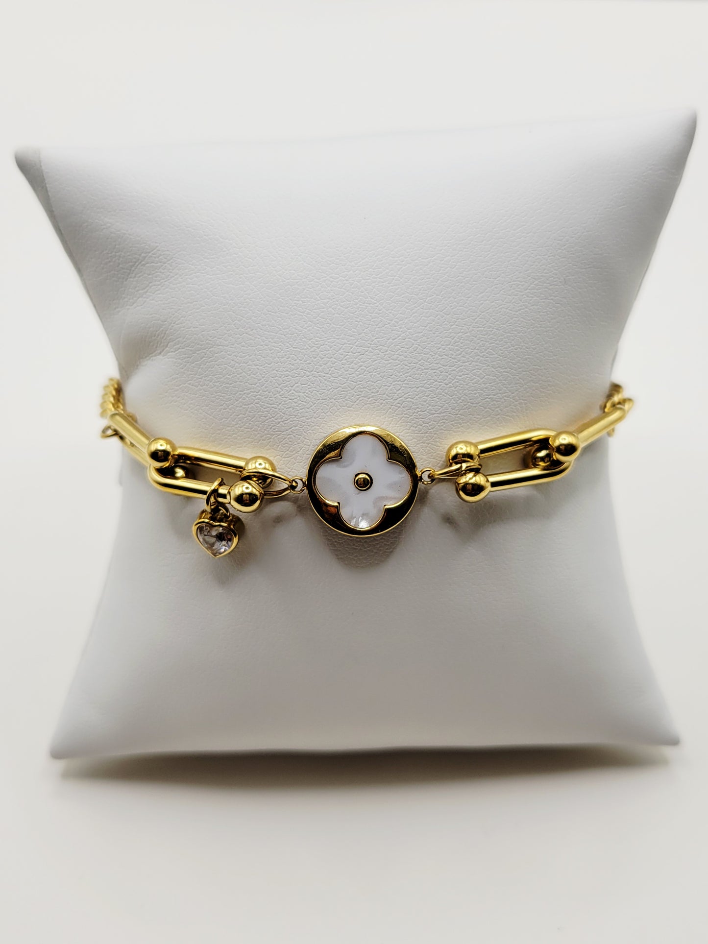 White Clover Paperclip Bracelet – Luxury Waterproof Bracelet