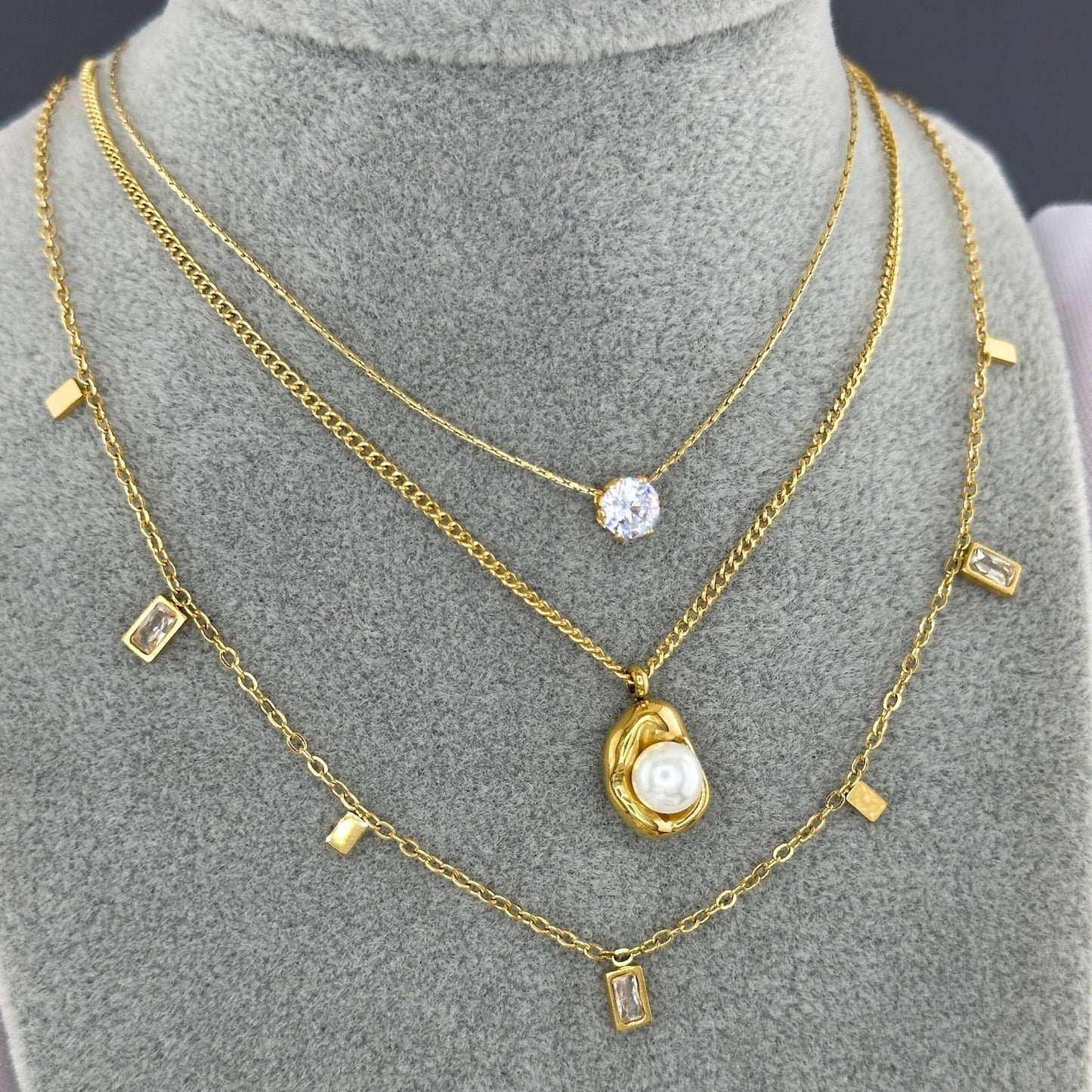 Elegant Chain Necklace in 18K Gold Plated Steel