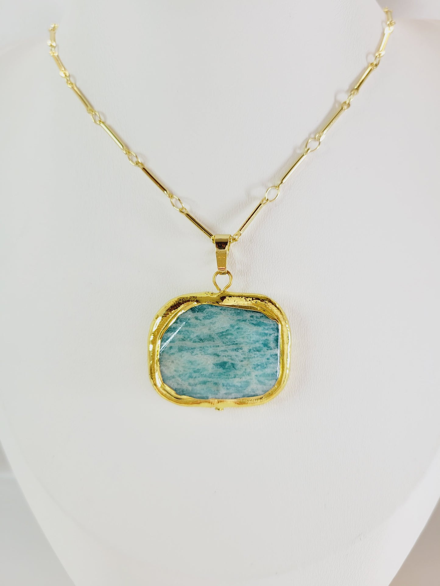 Amelia Stone Gilded Shape Necklace