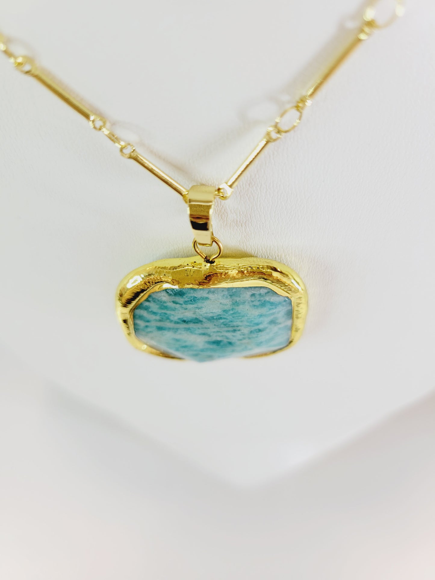 Amelia Stone Gilded Shape Necklace