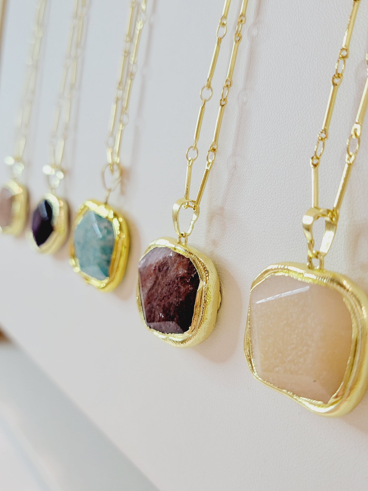 Amelia Stone Gilded Shape Necklace