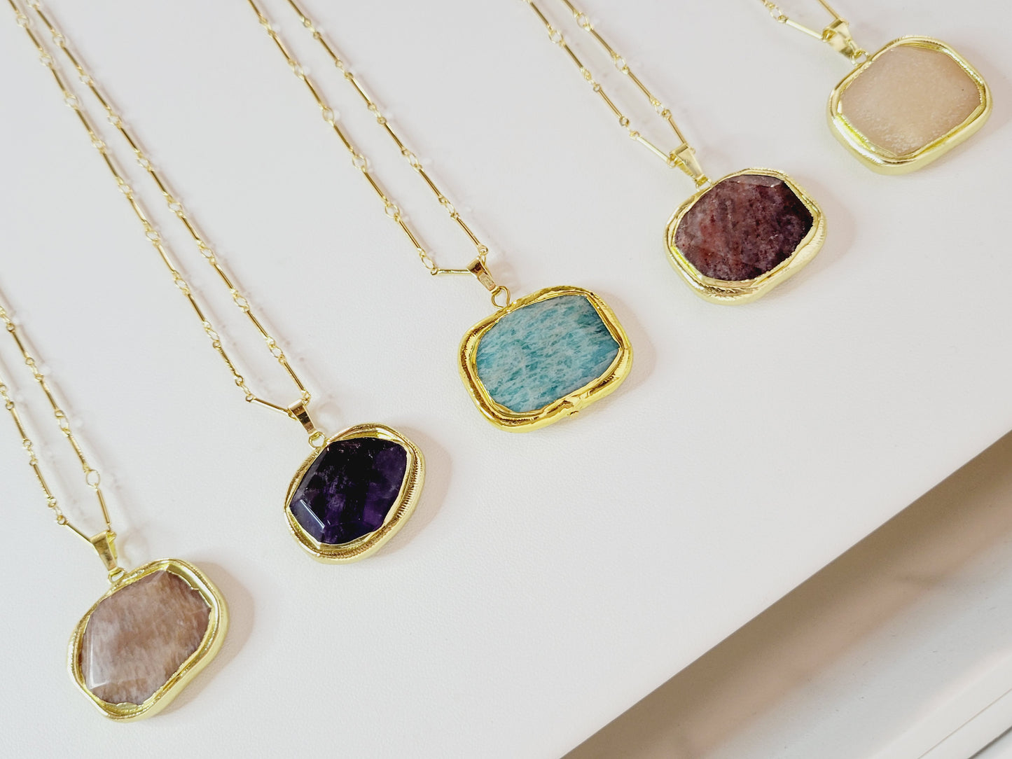 Amelia Stone Gilded Shape Necklace