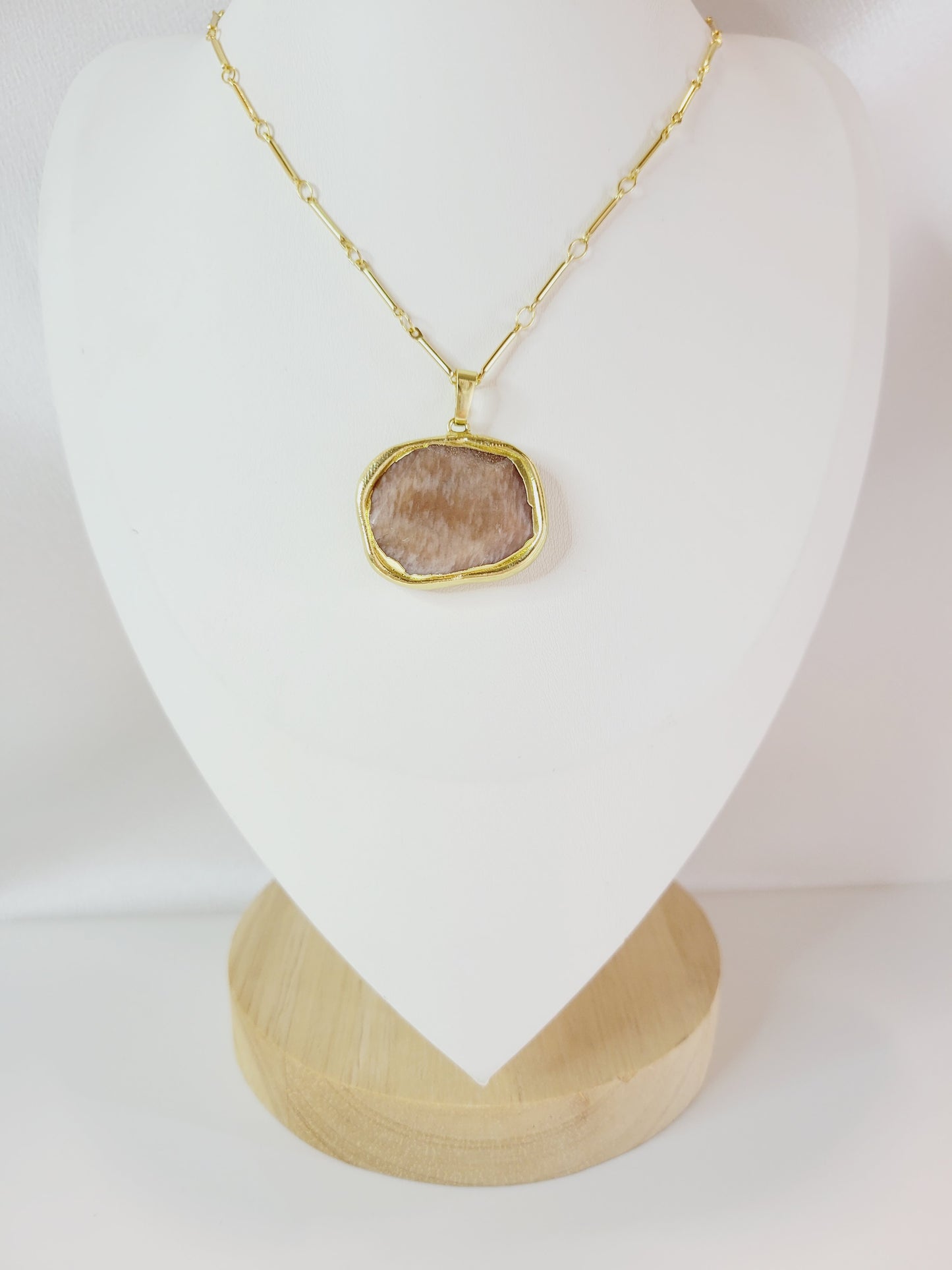 Amelia Stone Gilded Shape Necklace