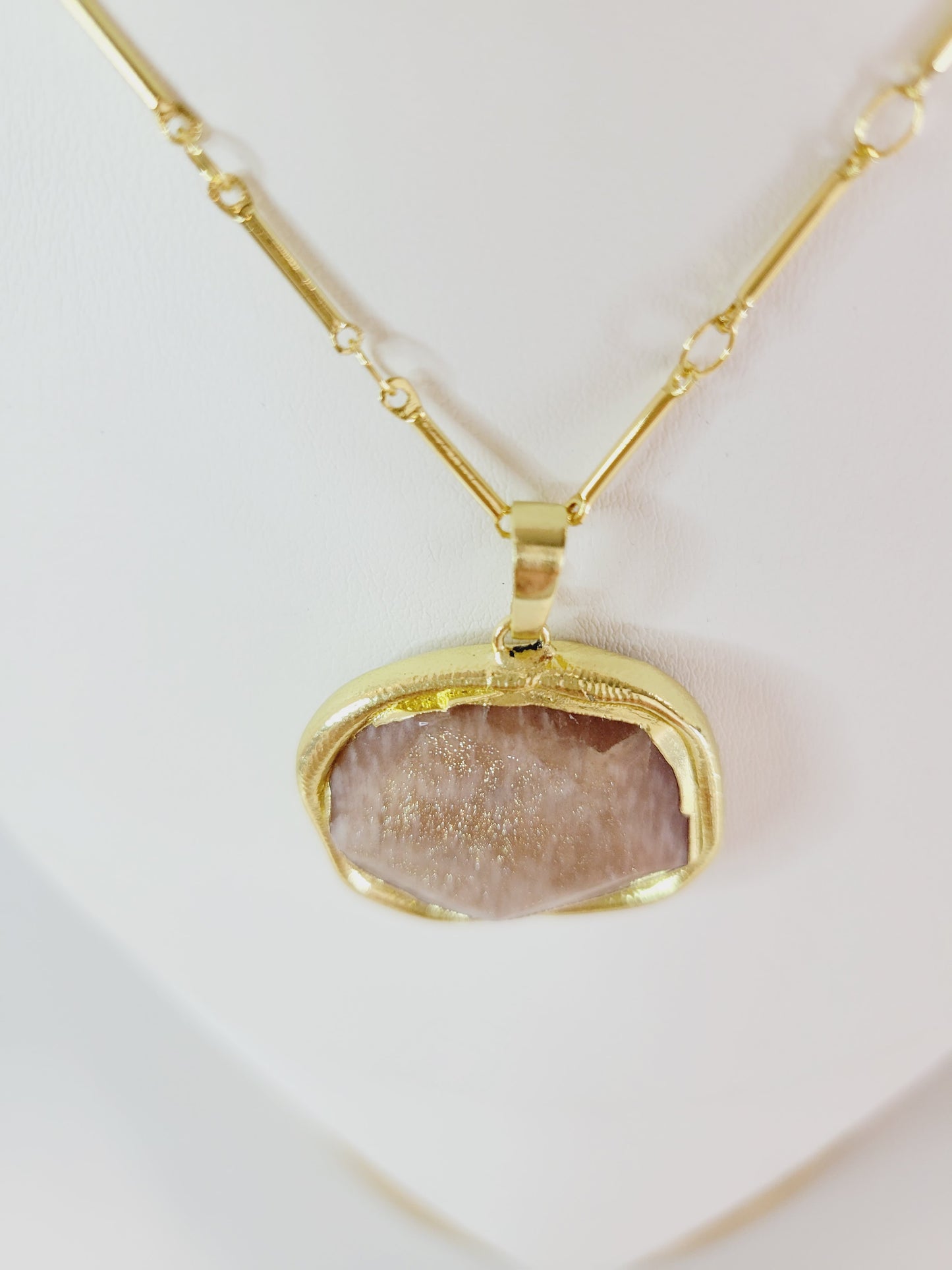 Amelia Stone Gilded Shape Necklace