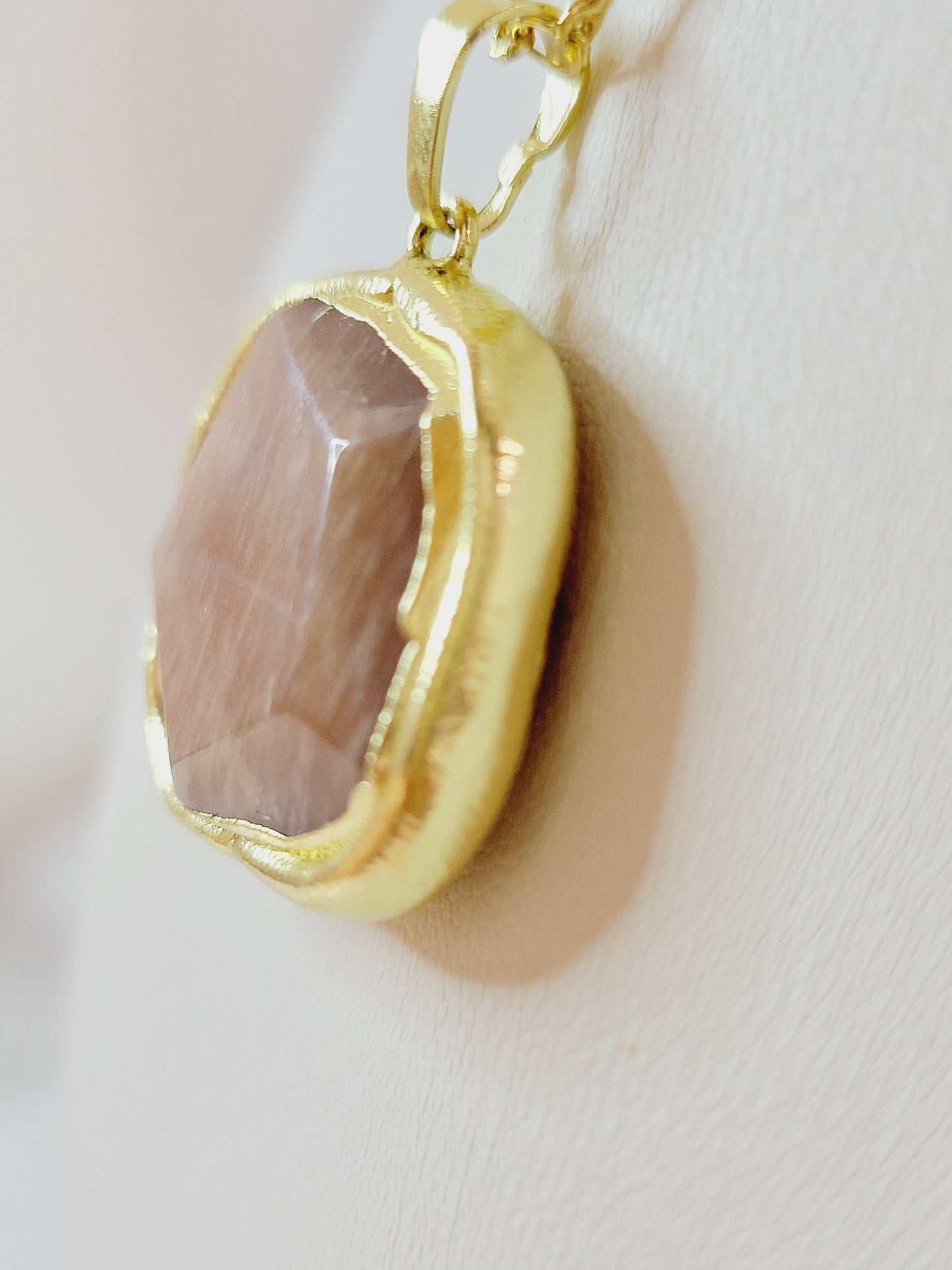 Amelia Stone Gilded Shape Necklace