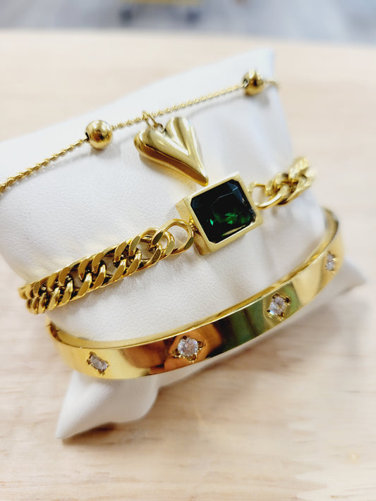 Verde Elegance Chain Bracelet | Emerald-like Gemstone & Adjustable Clasp
