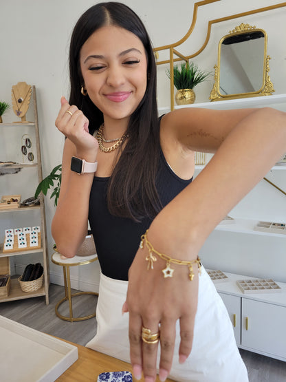 Experiencia de Charm Bar personalizada: reserve su tiempo de diseño de joyas