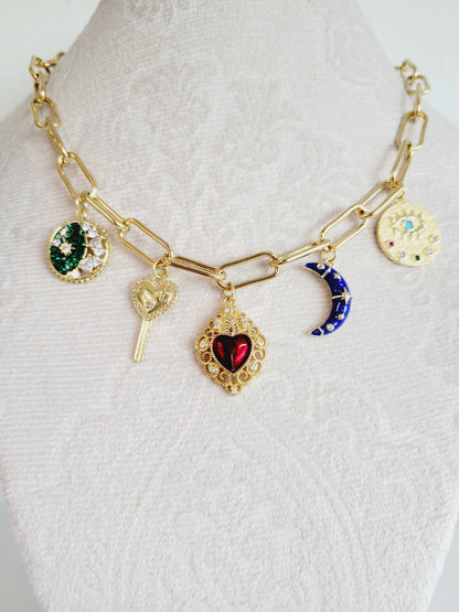 Experiencia de Charm Bar personalizada: reserve su tiempo de diseño de joyas