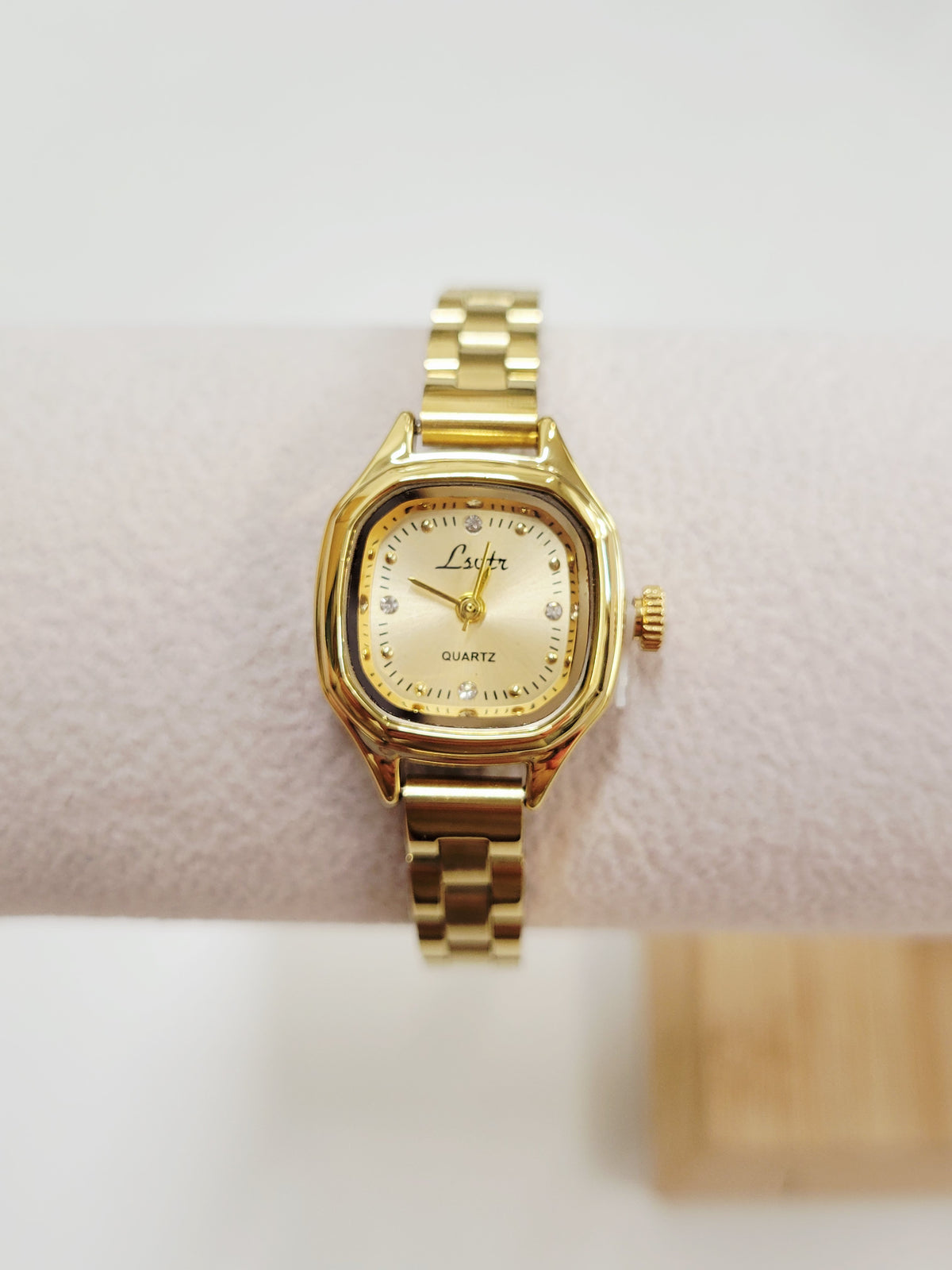Reloj vintage Golden Muse: elegancia clásica de cuarzo