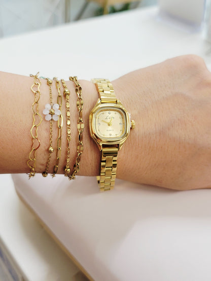 Golden Muse Vintage Watch – Classic Quartz Elegance