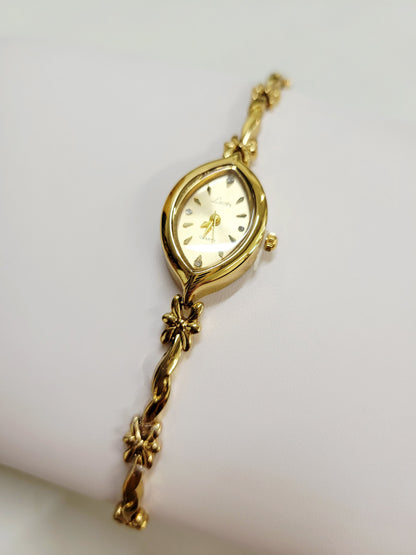 Golden Petal Marquise Watch – Feminine Vintage Detail
