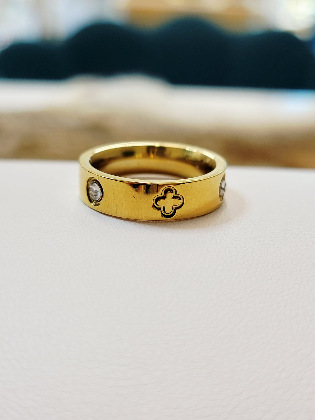 Clover & CZ Band Ring - 18K Gold Plated