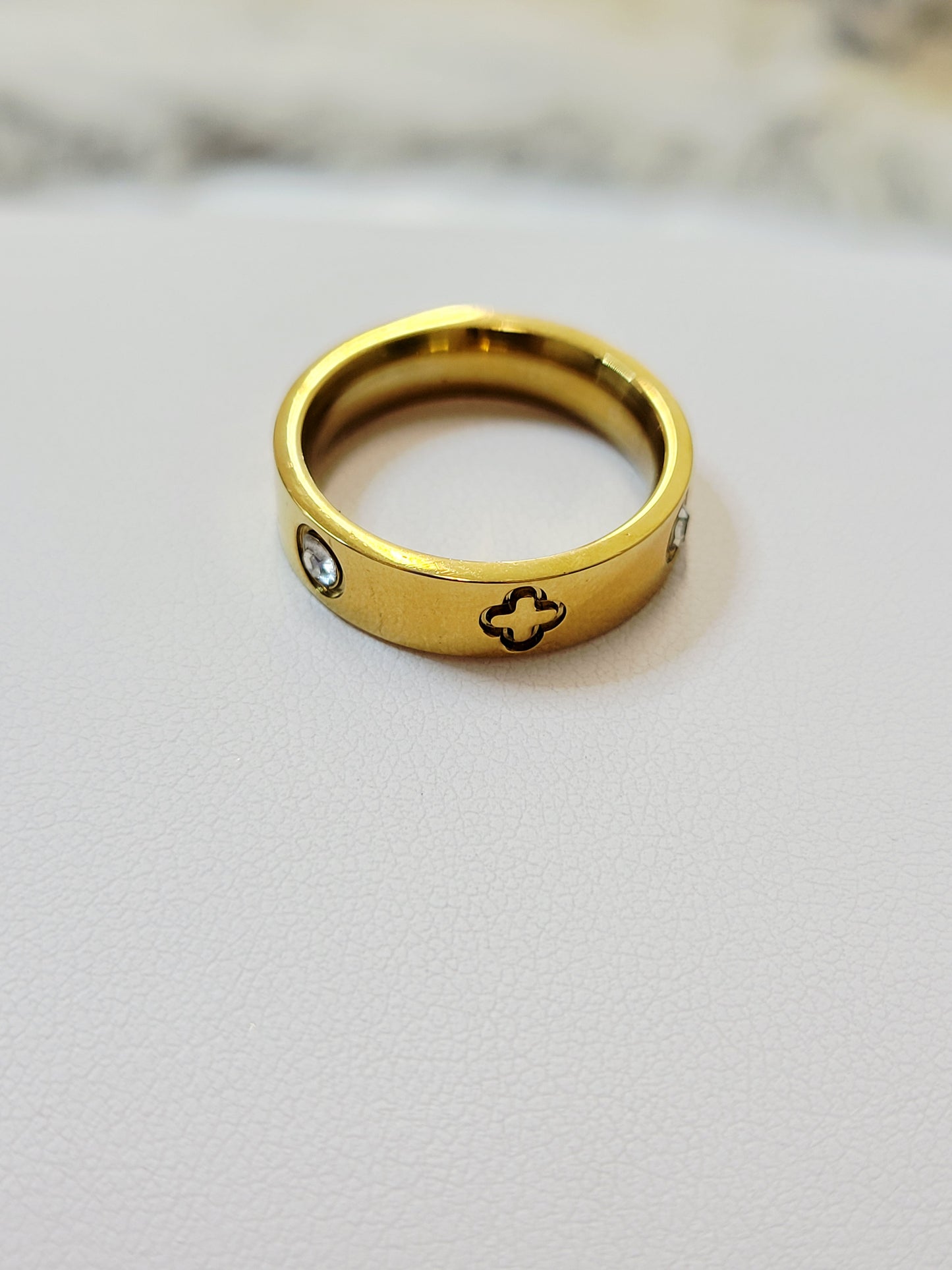 Clover & CZ Band Ring - 18K Gold Plated