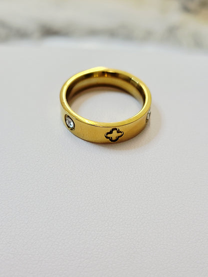 Clover & CZ Band Ring - 18K Gold Plated