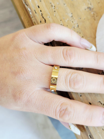 Gold Clover Crystal Bangle & Ring Set
