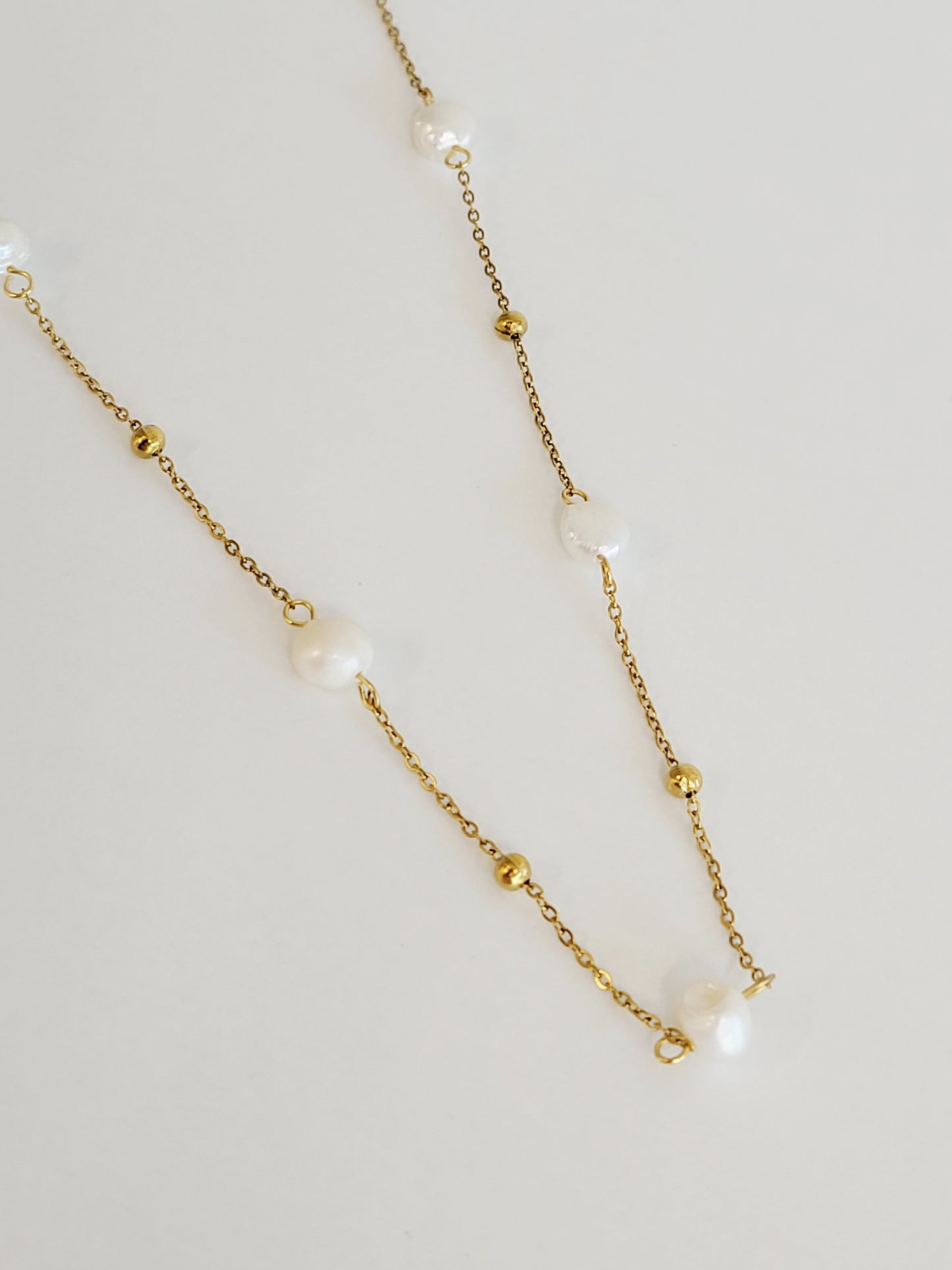 Layered Flower & Pearl Necklace Set – 2 Piece Gold Necklace
