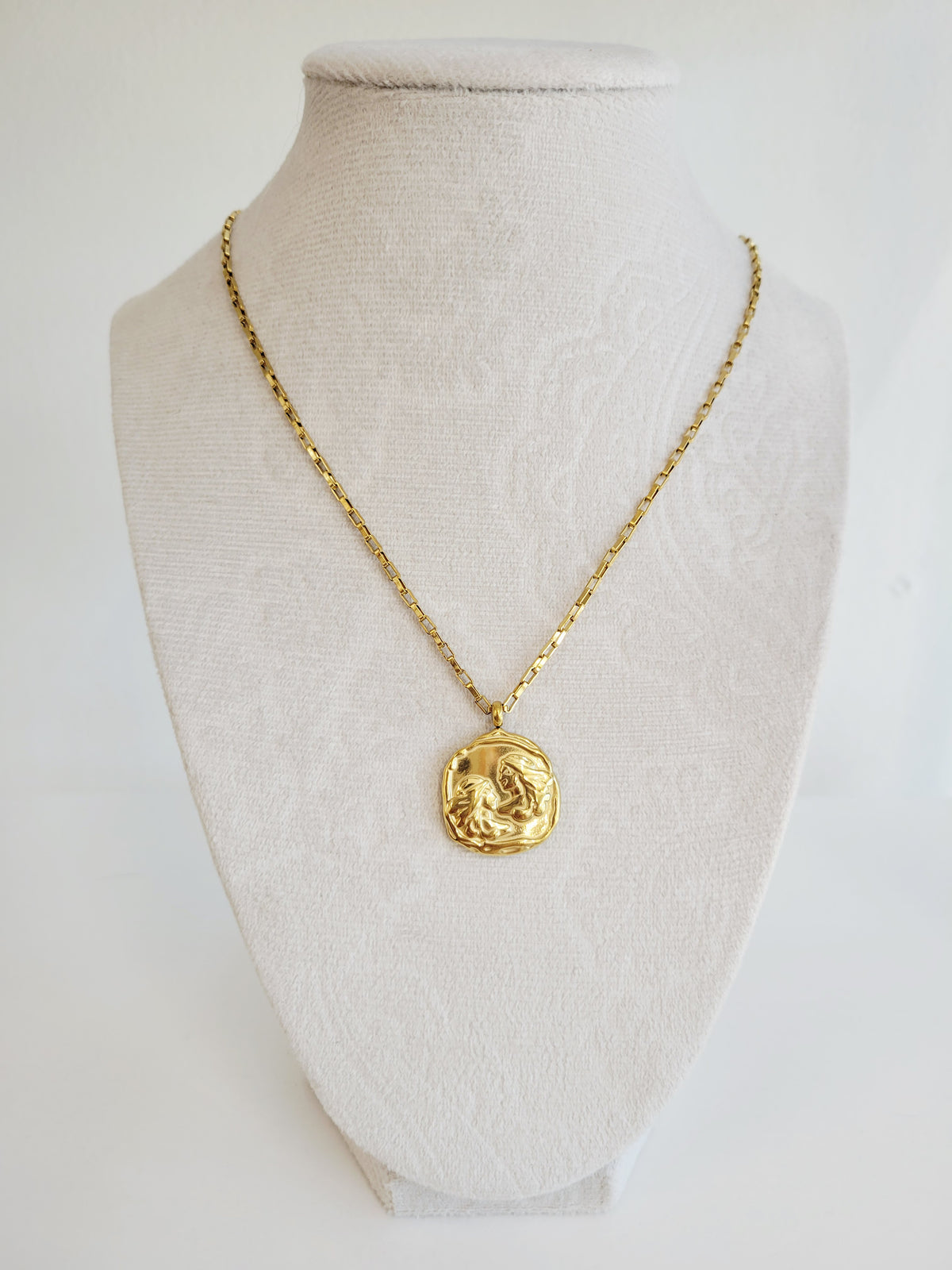 Gold Zodiac Coin Necklace – Choose Your Sign