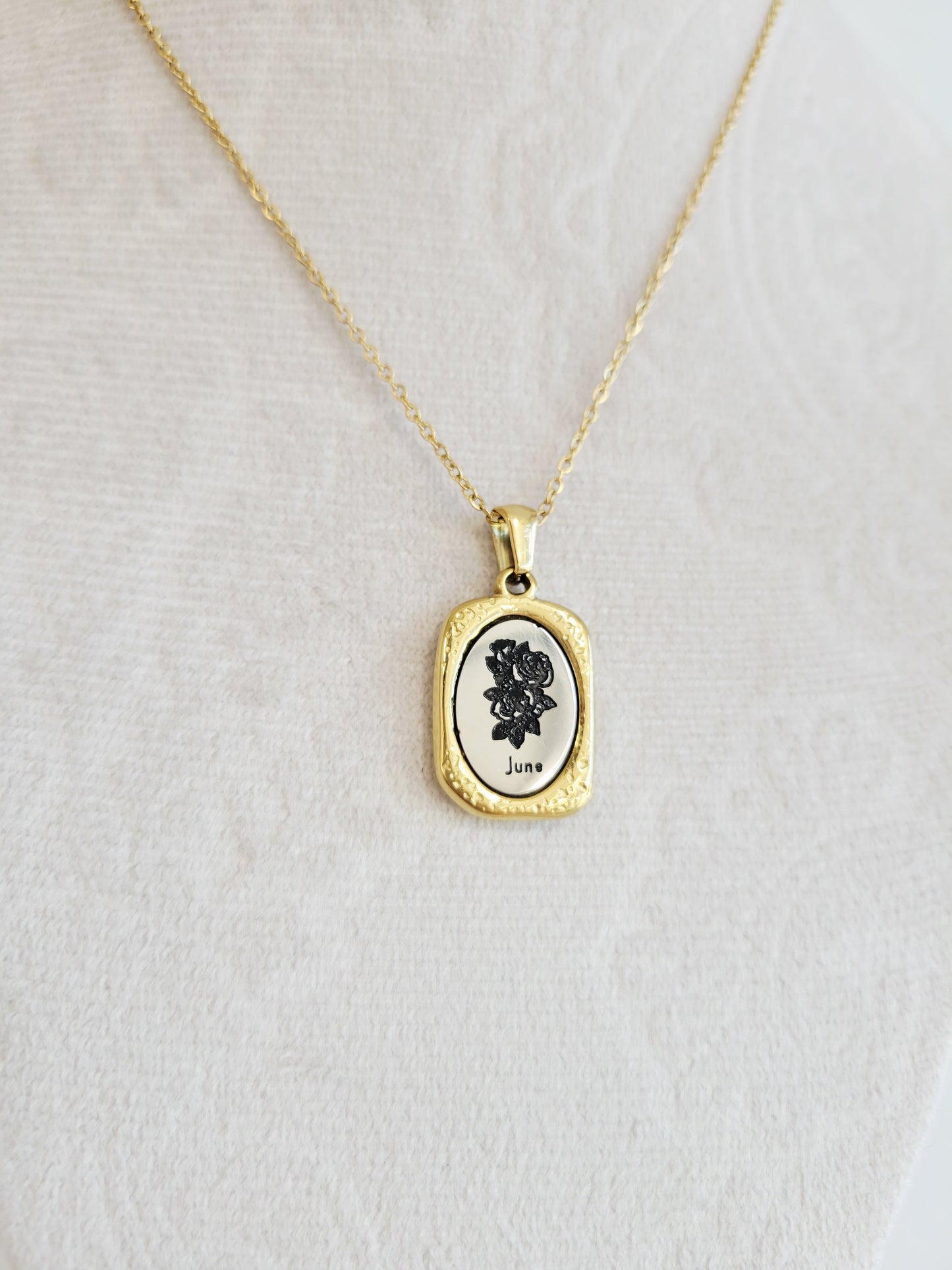 Birth Flower Necklace – Choose Your Birth Month