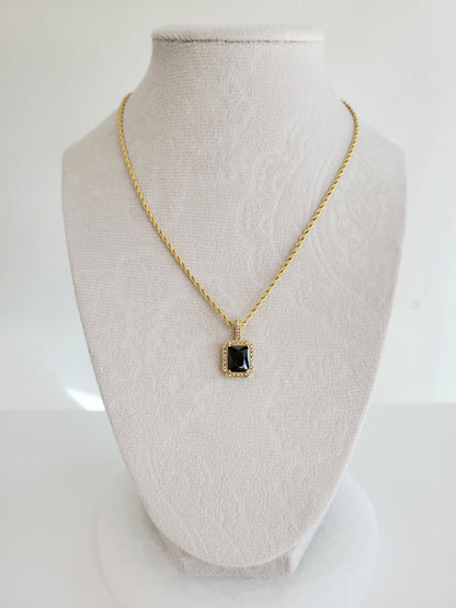 Éclat Crystal Pendant Necklace