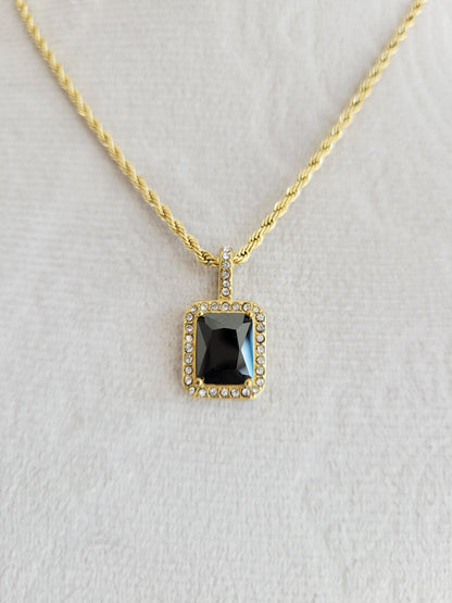 Éclat Crystal Pendant Necklace