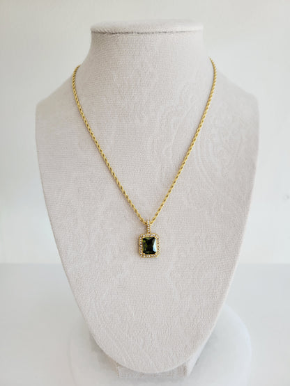 Éclat Crystal Pendant Necklace