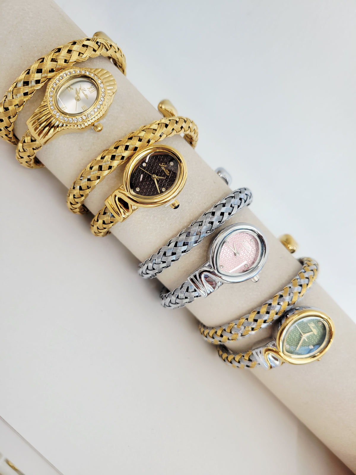Luxe Crystal Oval Bracelet Watch – Gold