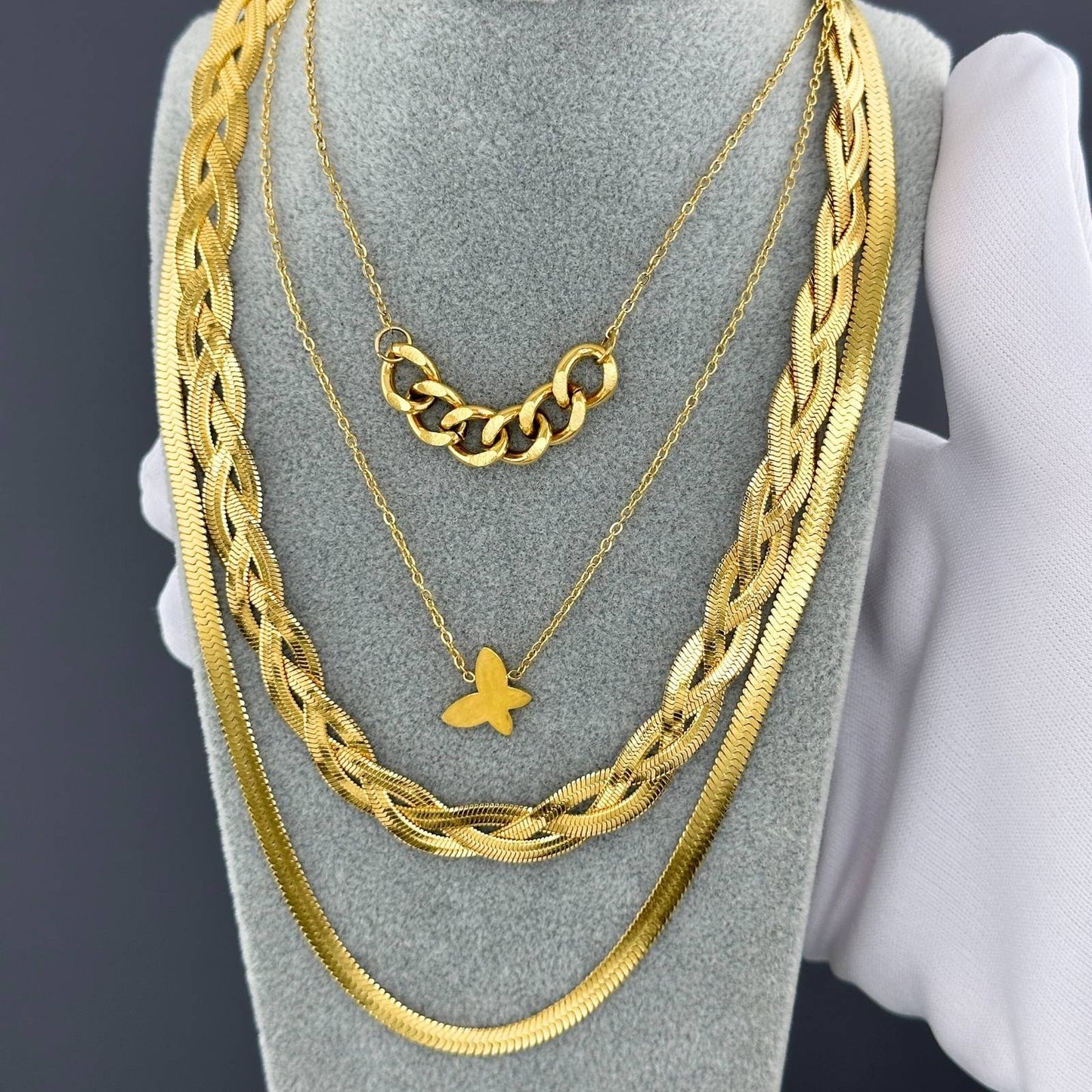 Elegant Chain Necklace in 18K Gold Plated Steel