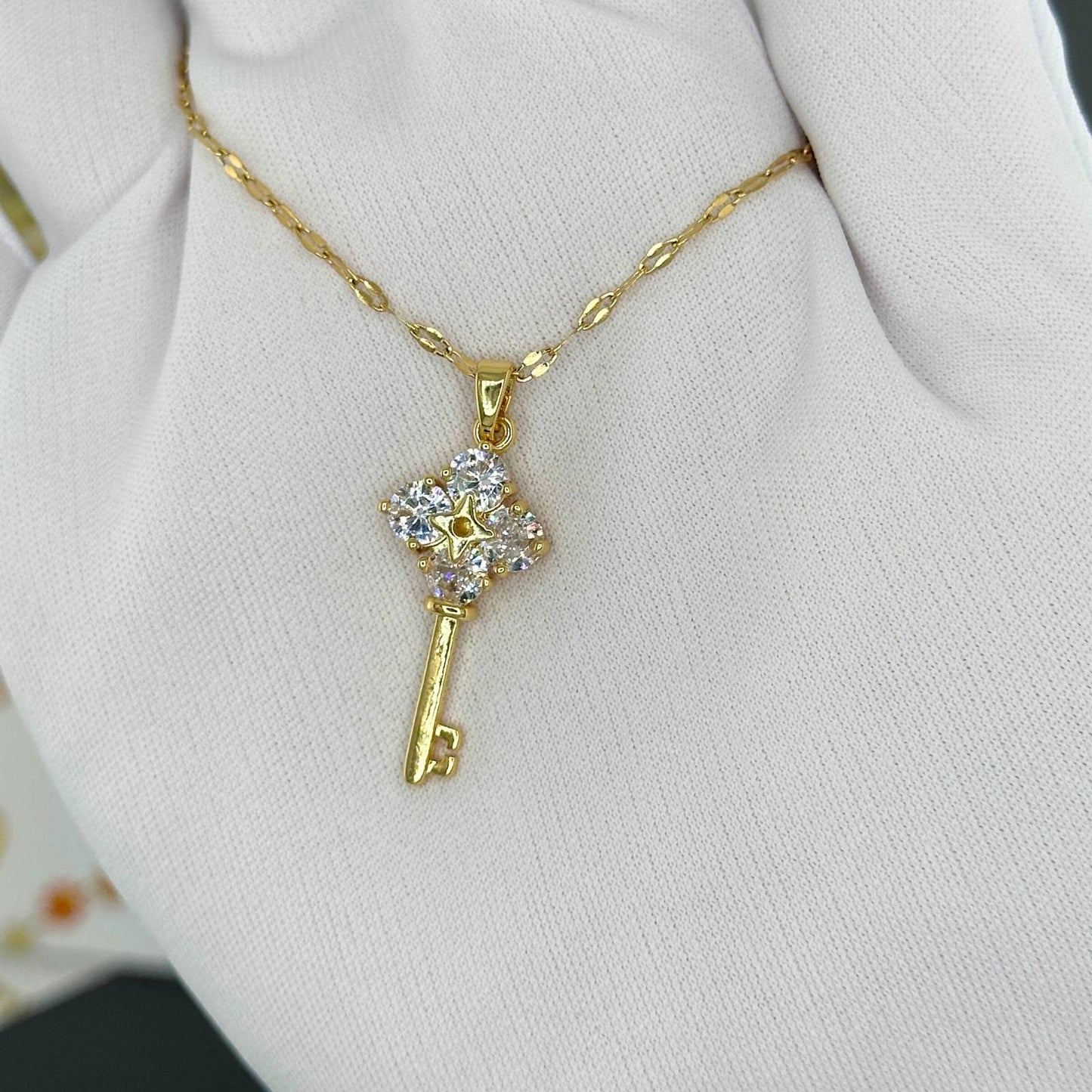 Vintage Key Charm Necklace in 18K Gold Plated Steel