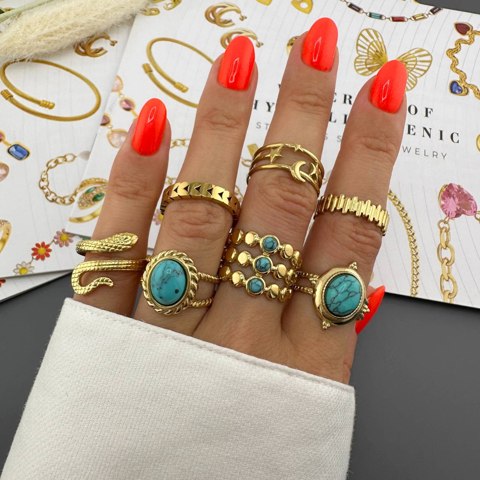 Anillo clásico de acero chapado en oro de 18 quilates