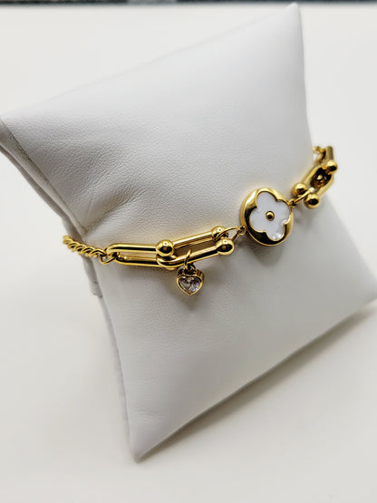 White Clover Paperclip Bracelet – Luxury Waterproof Bracelet