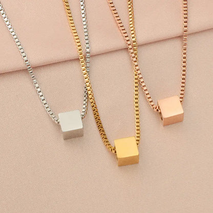 Collar con colgante cuadrado 3D personalizable | Acero inoxidable