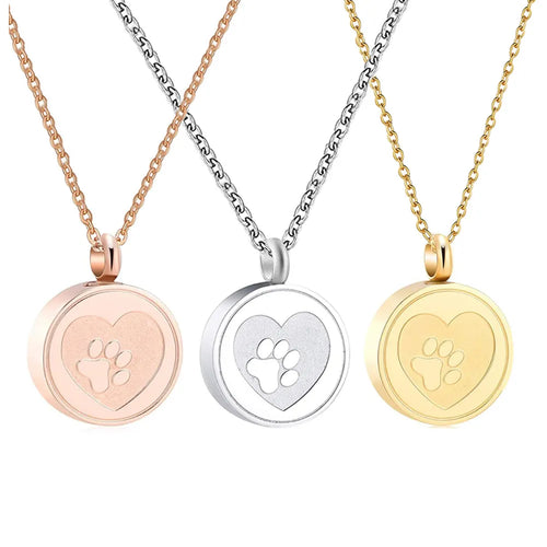 Collar con colgante de recuerdo con estampado de patas