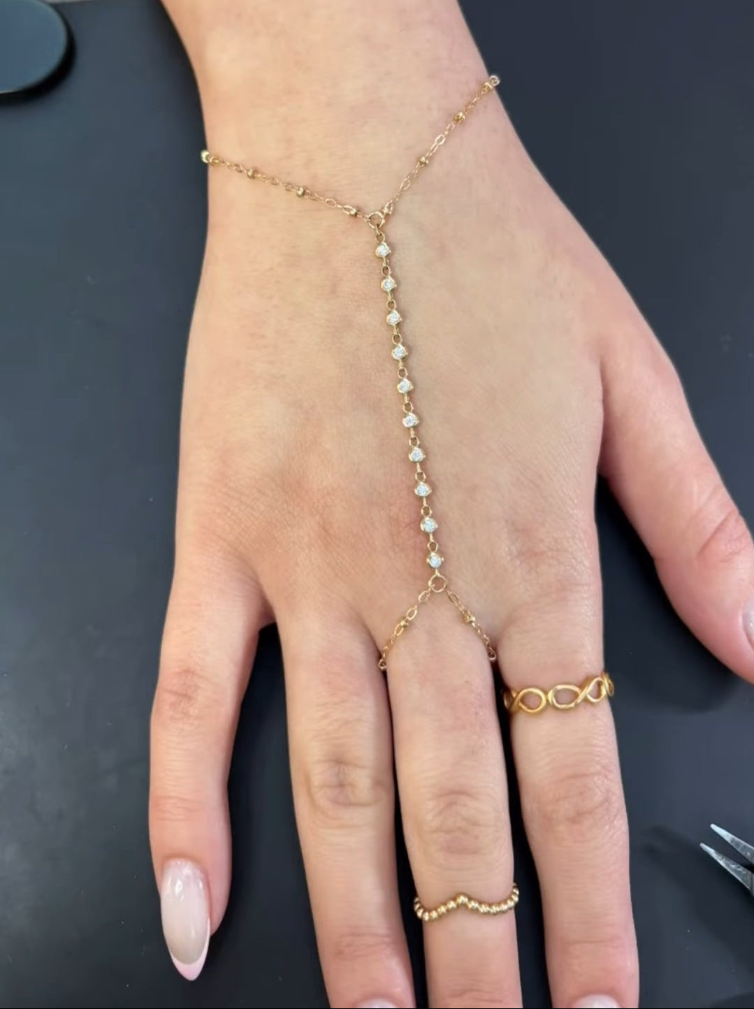 Reserve su cita para joyería permanente 