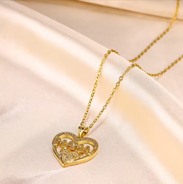 Collar con colgante de corazón MAMA en circonita chapada en oro - Regalo del Día de la Madre