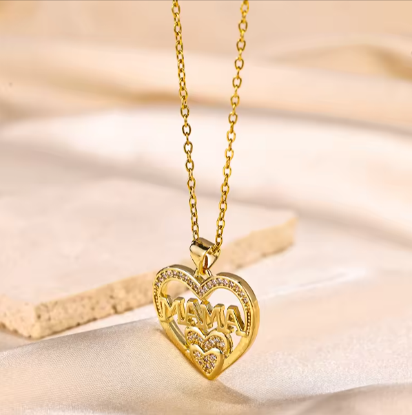 Collar con colgante de corazón MAMA en circonita chapada en oro - Regalo del Día de la Madre