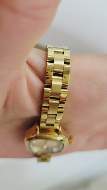 Golden Muse Vintage Watch – Classic Quartz Elegance