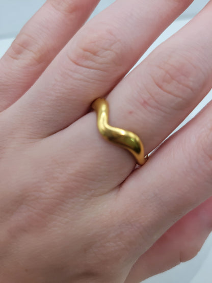 Fluid Wave Cuff Ring | 18K Gold Adjustable